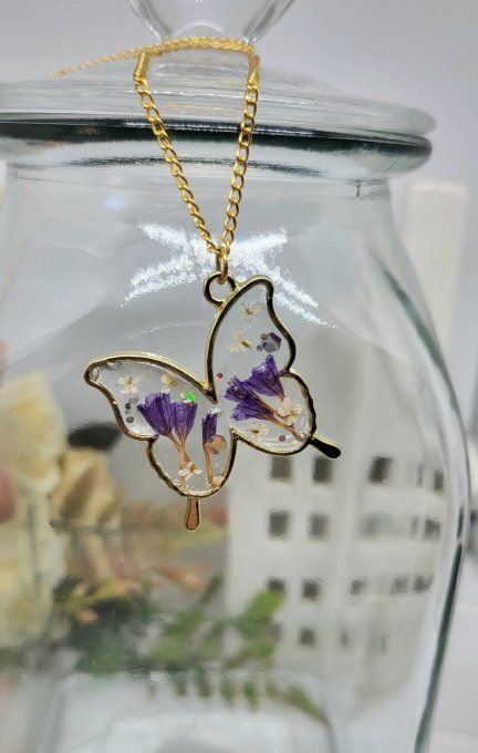 Collier pendentif papillon