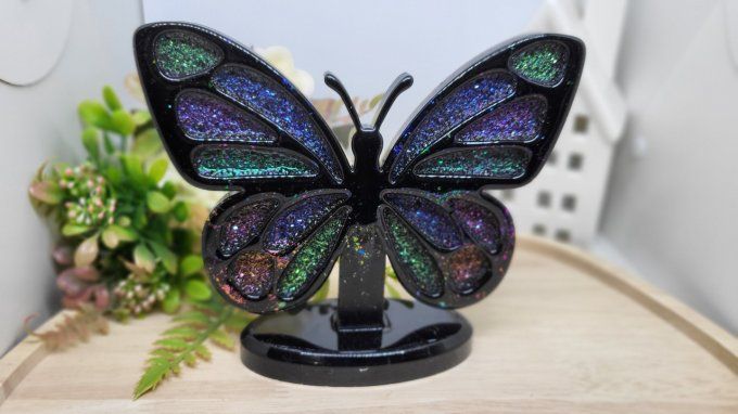 Papillon sur socle effet diamants