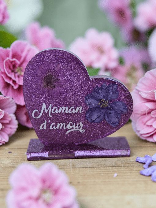 Cœur en résine époxy avec socle et message personnalisé – décoration faite main