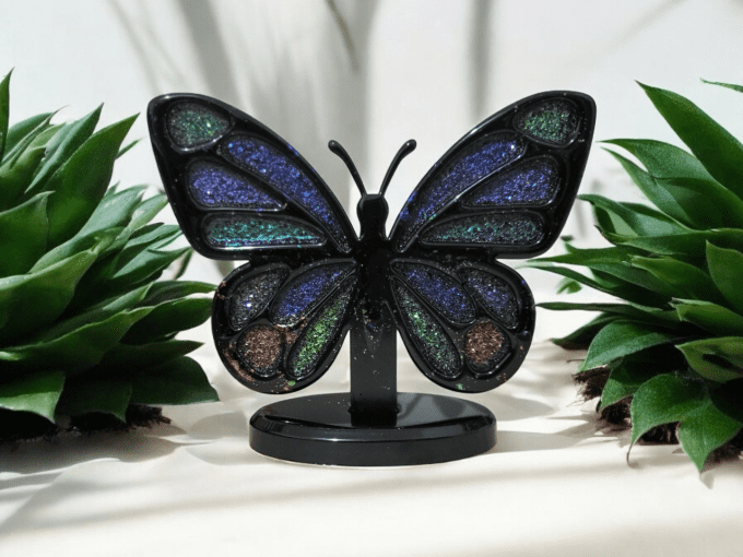 Papillon sur socle effet diamants